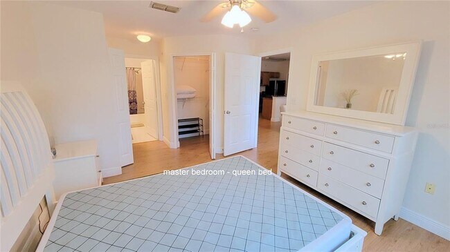 Building Photo - 5463 Vineland Rd