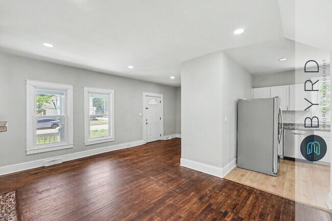 Building Photo - 114 Lee Ave
