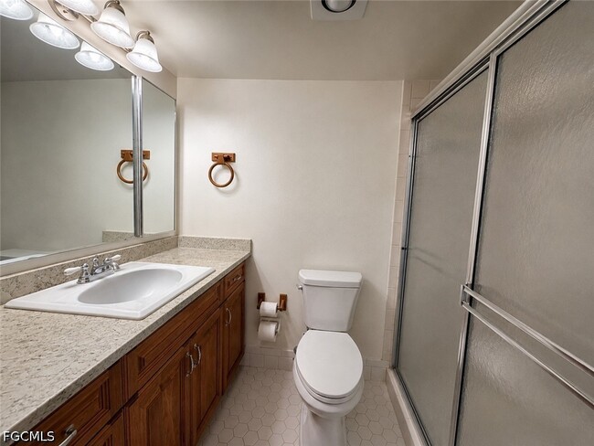Building Photo - 1356 Myerlee Country Club Blvd