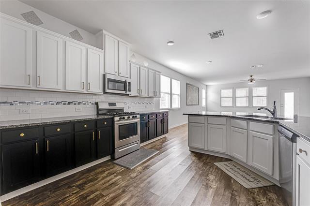 Building Photo - 3113 Brazos Dr