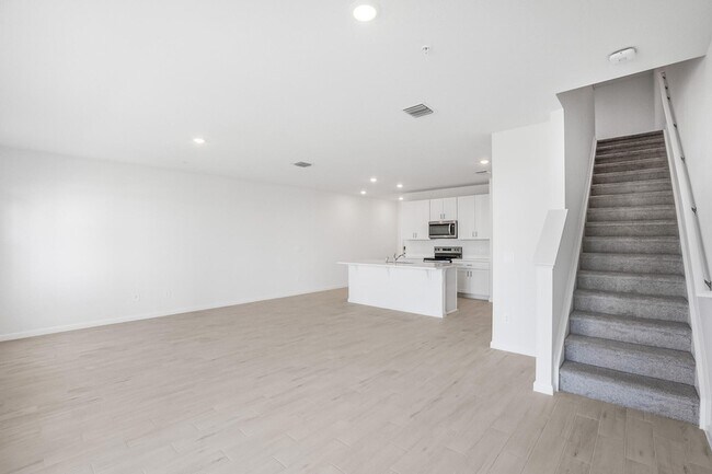 Building Photo - 587 Salisbury Cir