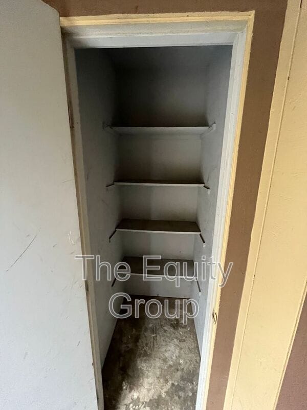 Building Photo - 3902 W Meadow Ave