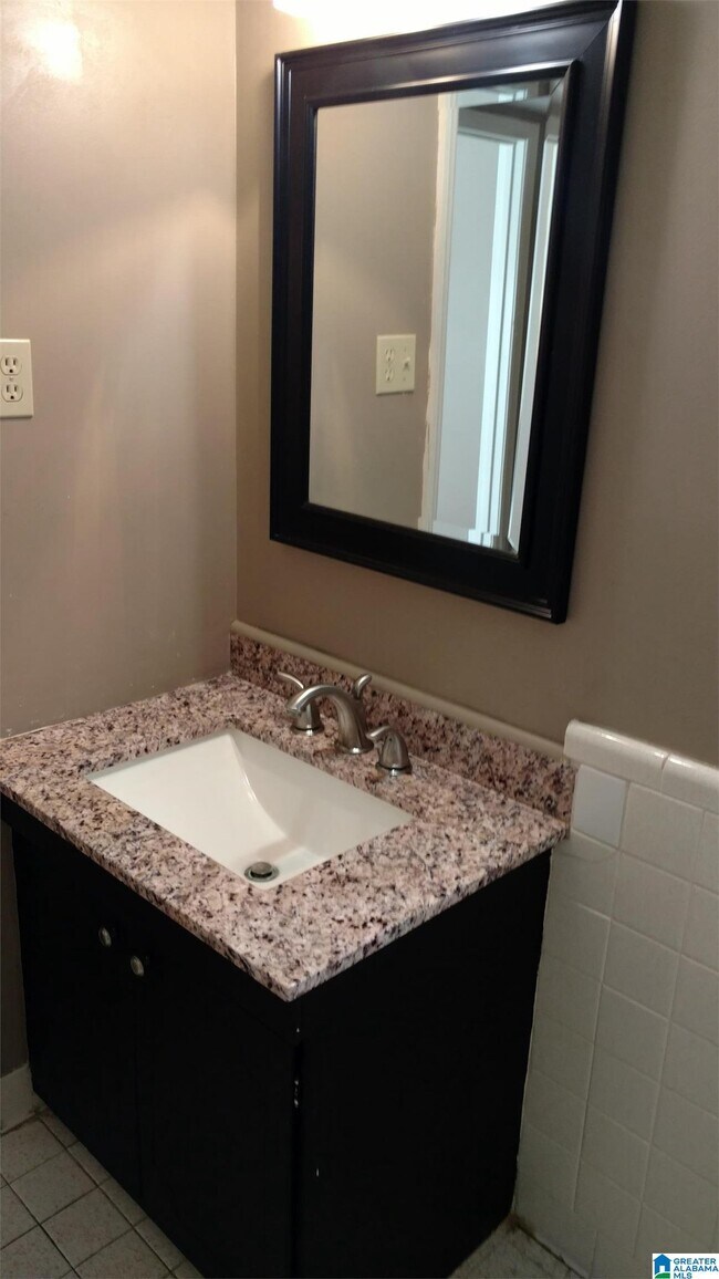 Building Photo - 2014 Montreat Pkwy