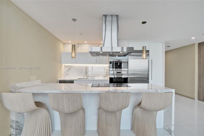 Building Photo - 1100 Biscayne Blvd