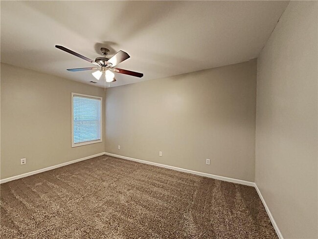 Building Photo - 2184 Longmont Dr