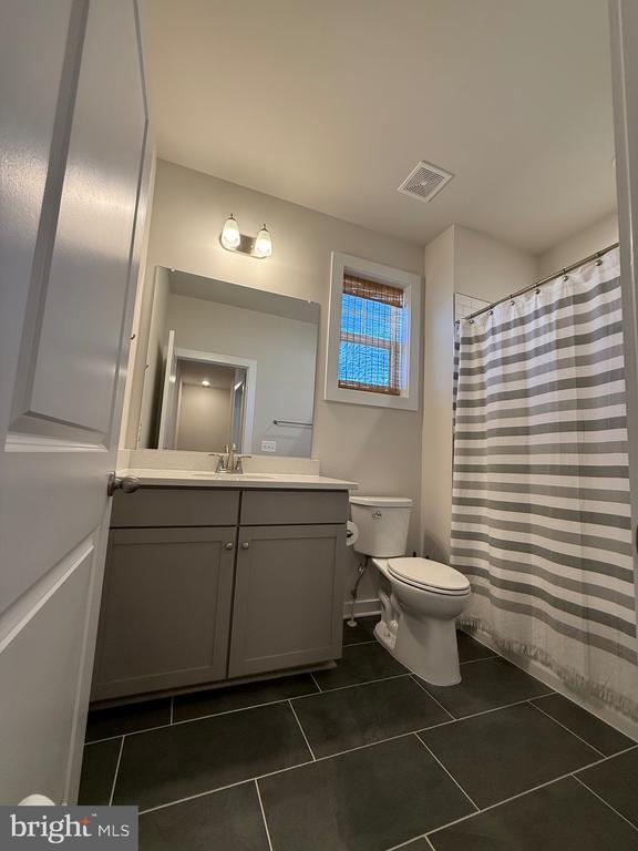 Building Photo - 128 Kinross Ln