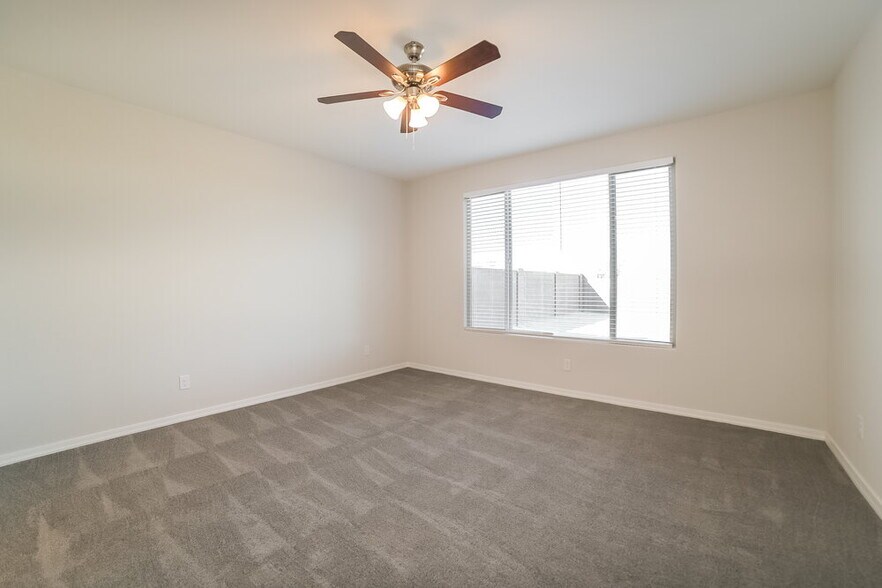 Building Photo - 19818 W Palo Verde Dr