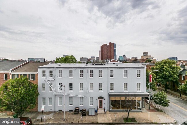 Building Photo - 828 S Charles St