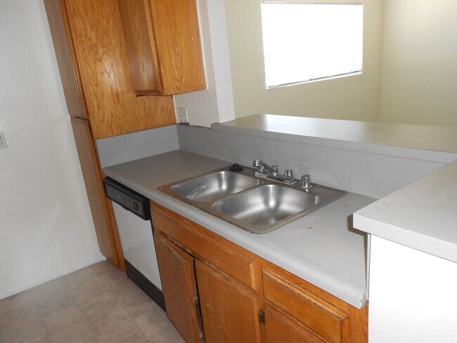 Building Photo - Lovely One bedroom Apartment in City Heights