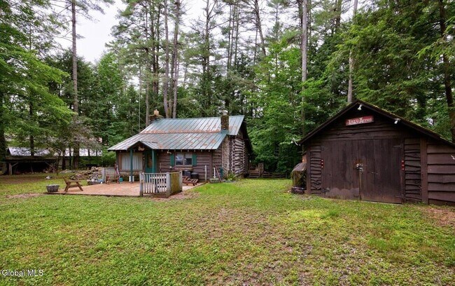Building Photo - 33 Chuckwagon Trail