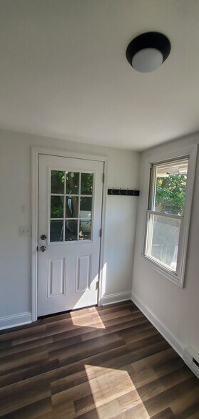 Entrance Room - 4 Katherine Rd