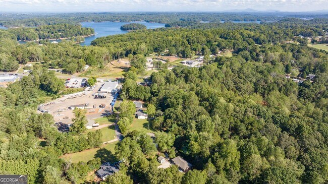 Building Photo - 4041 Fincher Dr