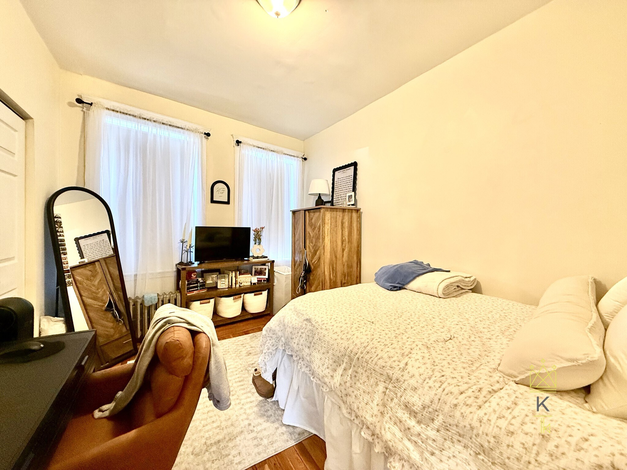 Building Photo - 1872 Commonwealth Ave