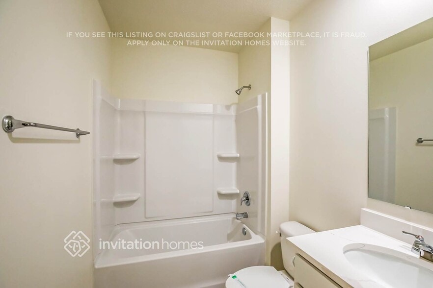 Building Photo - 565 Seaspray Dr