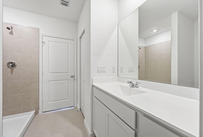 Building Photo - 10436 NW Suncrest Lp