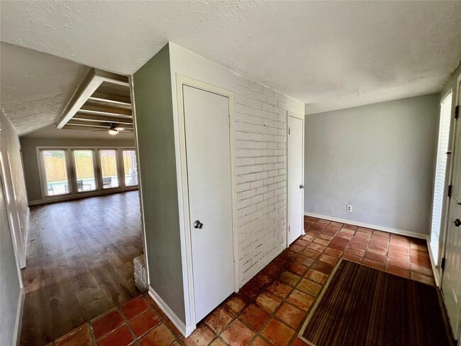 Building Photo - 14007 Overbrook Ln