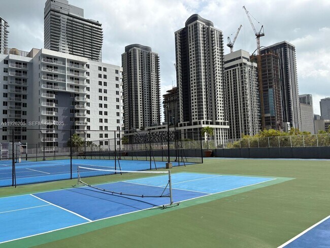 Building Photo - 800 N Miami Ave