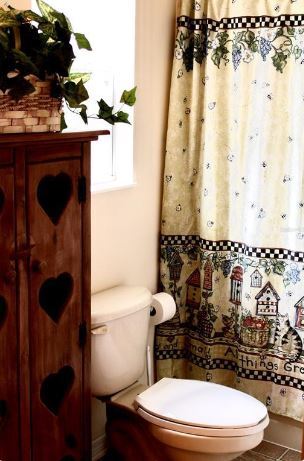 main bathrom - 13635 SE 89th Ave