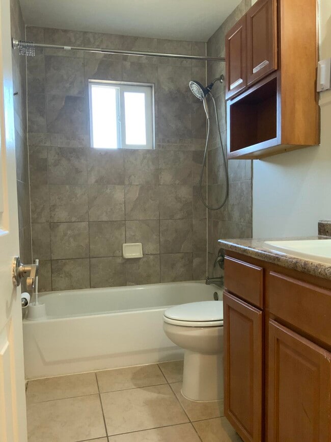 Building Photo - 6116 Cloudcroft Rd NW