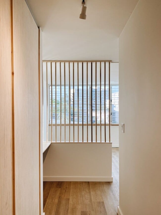 Building Photo - Renovated Studio - Utilities INCLUDED Available in Punahou Gardens!!