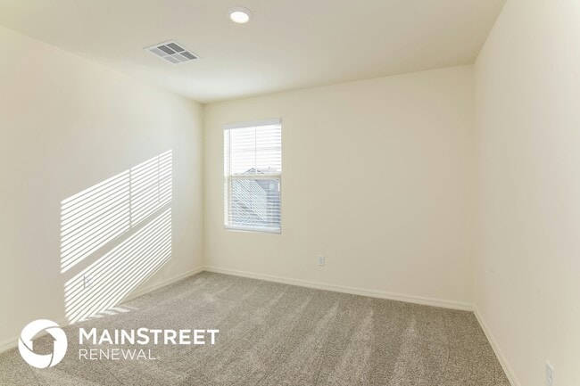 Building Photo - 6240 Clackamas Ct
