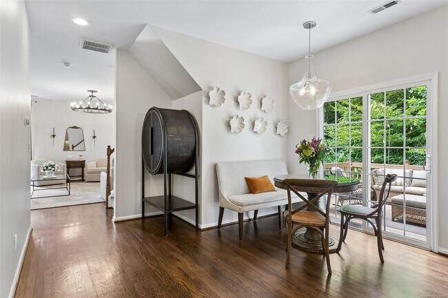 Building Photo - 112 Yardarm Ct