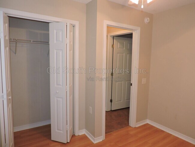 Building Photo - 8110 Heirloom Dr