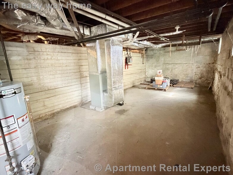 Building Photo - 34 Leonard St