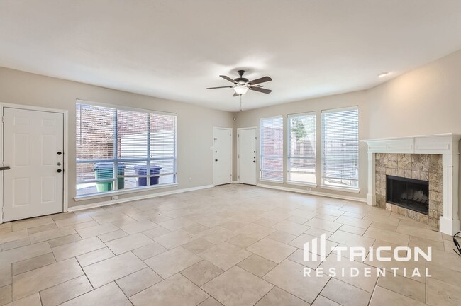 Building Photo - 2624 Dunbar Dr