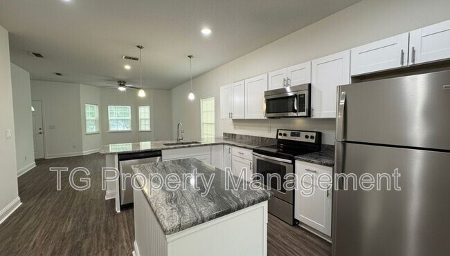 Building Photo - 6625 Osceola St