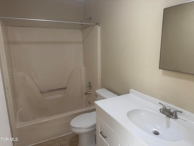 Building Photo - 1001 Kiser Blvd