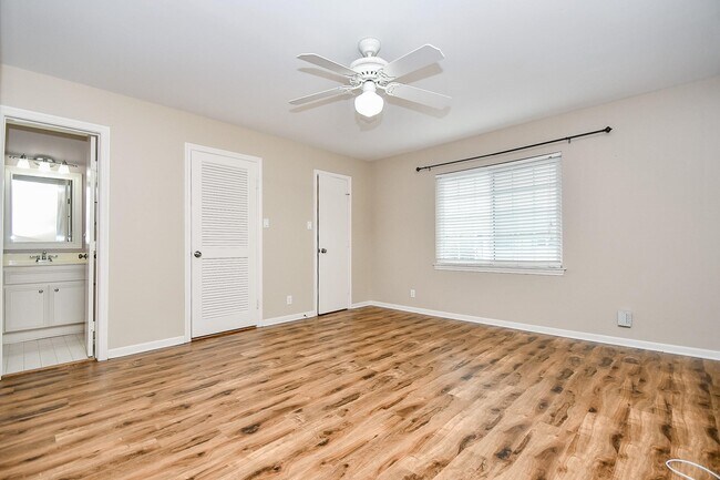 Building Photo - 6354 Del Monte Dr