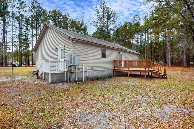 Building Photo - 3 bedroom 2.5 bath home