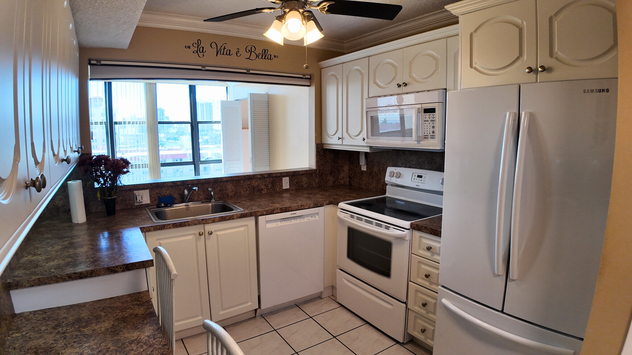Building Photo - 2017 S Ocean Dr