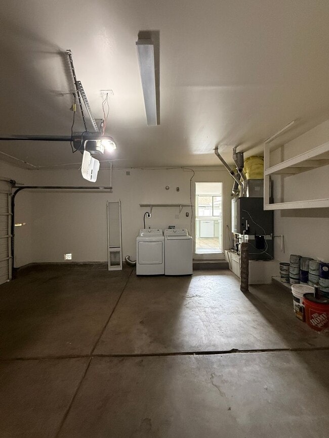 Building Photo - 1230 Searchlite Ct