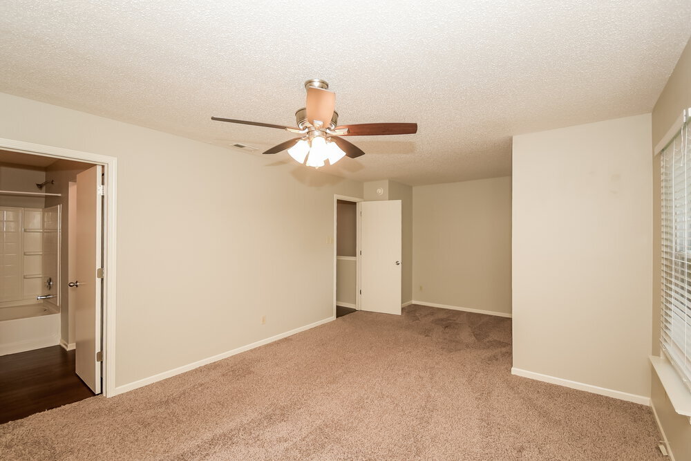 Building Photo - 941 Ravine Dr