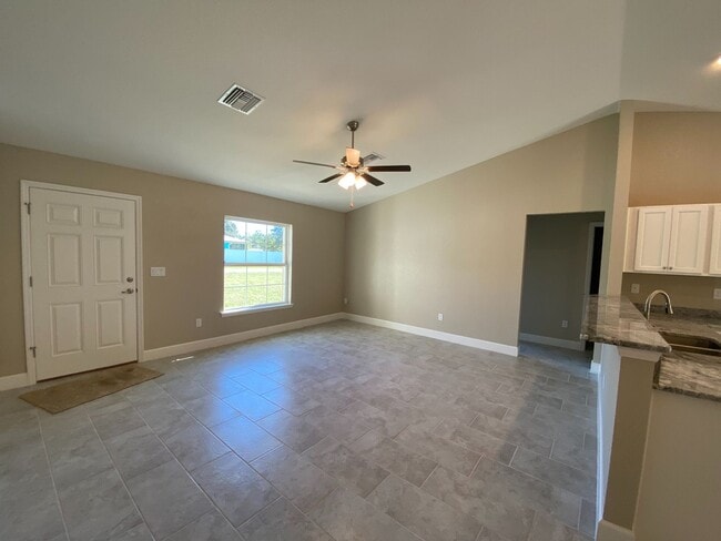 Building Photo - Desirable SW Ocala Neighborhood 3/2/2 **Won't Last**