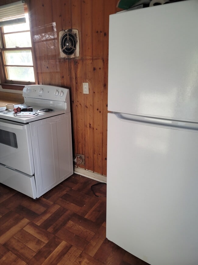 Building Photo - 1206 Wedemeyer Rd