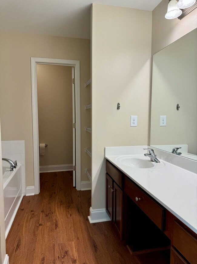 Building Photo - Better than New!