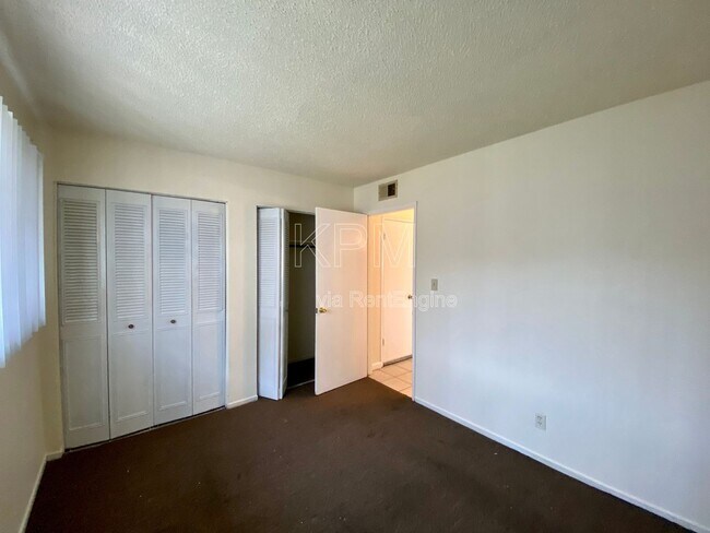 Building Photo - 2920 Peachtree Dr