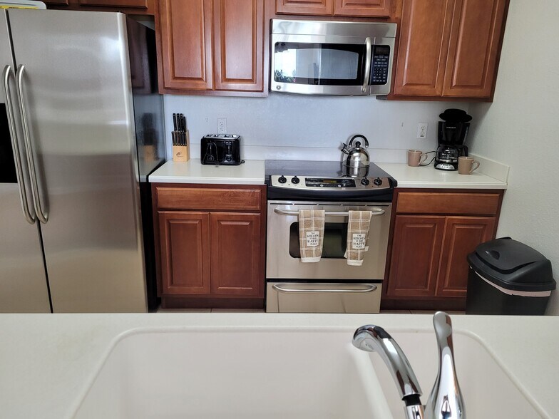 Building Photo - 4114 Breakview Dr