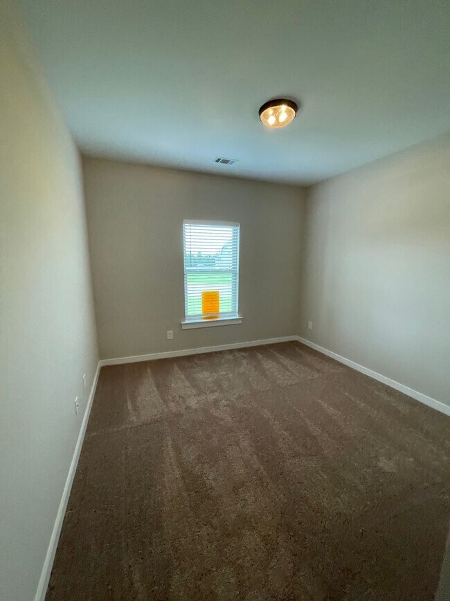 Building Photo - Home for Rent in Tuscaloosa, AL!!! View wi...