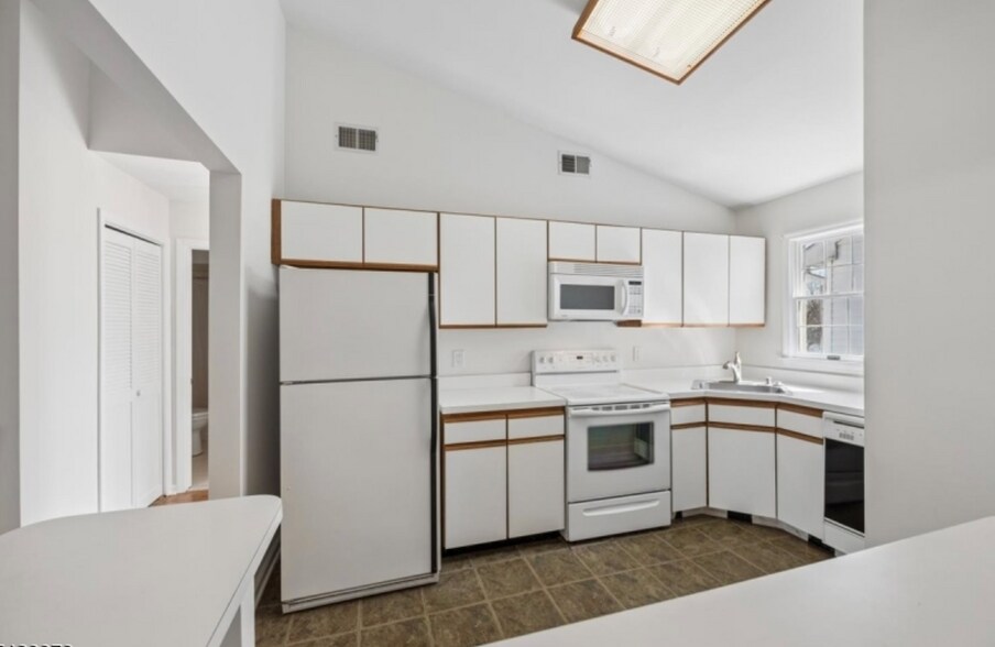 Building Photo - 20 Alexandria Way