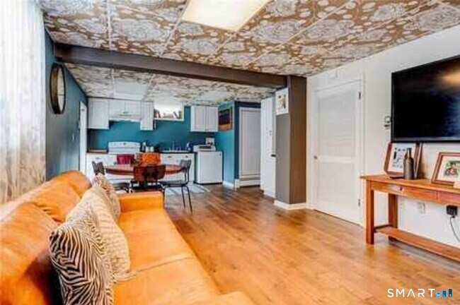 Building Photo - 127 Englewood Ave