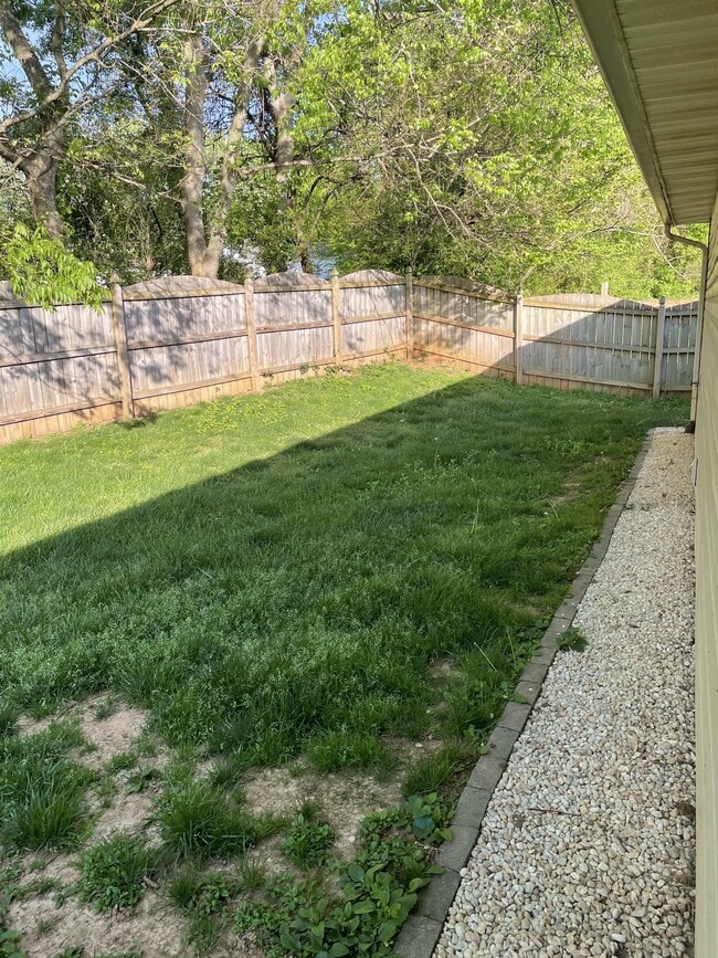 Building Photo - 512 Lejeune Dr