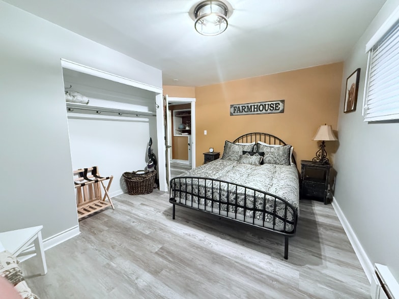 Building Photo - 105 3rd Ave W