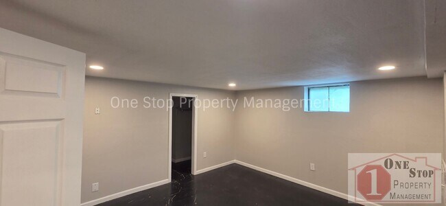 Building Photo - 2111 N 49th St