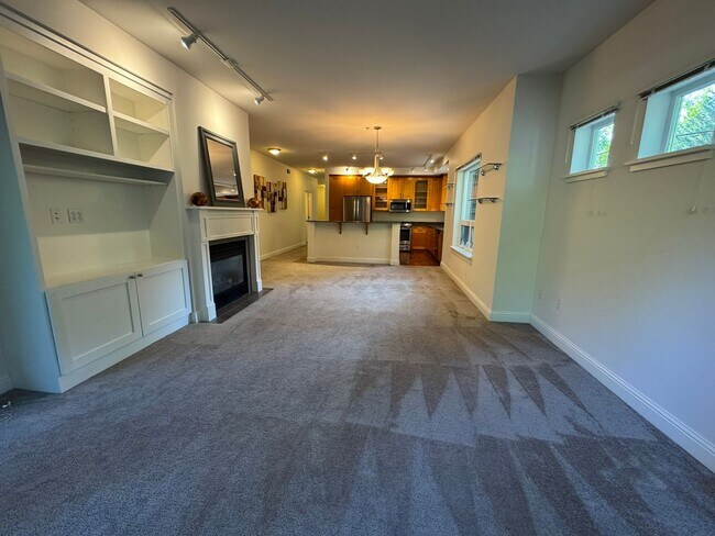 Building Photo - 2bd/1.75ba Issaquah Condo