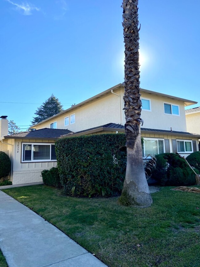Building Photo - 10350 Leola Ct