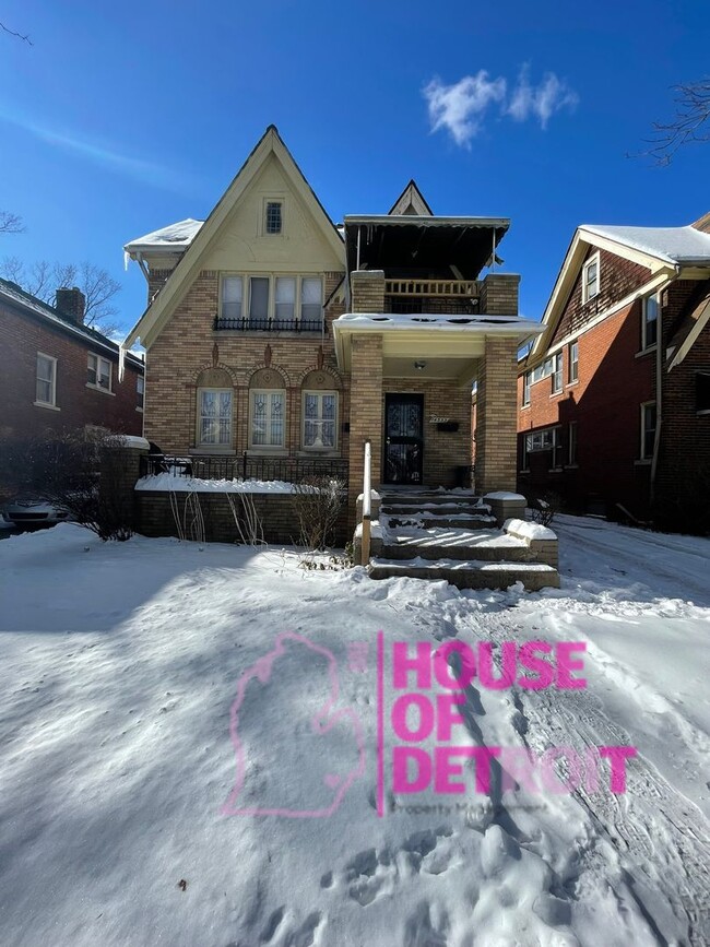 Building Photo - 14551 Mettetal St